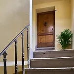 Palazzo Incontri Apartamento *