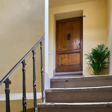 Palazzo Incontri Apartment *
